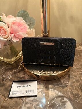 Brahmin new Suri black Melbourne wallet